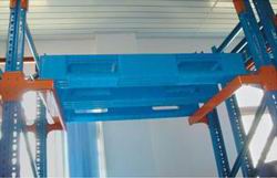 塑料托盤托盤與駛?cè)胄拓浖艿呐浜鲜褂? border="0" /></center>　<br />
                    </dd>
                    <dt>[<a href="http://www.zzstwl.com">返回首頁</a>] [<a href="javascript:window.print();">打印</a>] [<a href="javascript:history.go(-1);">返回上頁</a>]</dt>
                </dl>
                		</div>    
        </div>
	</div>
	<div   id="wsq0mkwweqqe"   class="left">
<div   id="wsq0mkwweqqe"   class="sort">
	<p><span><a href="./products.html"><img src="http://www.zzstwl.com/skin/green_cn_en/cn/images/more.gif" border="0" alt="" /></a></span>產(chǎn)品分類</p>
	<ul class="level1"><li><a href="http://www.zzstwl.com/category-1.html" title="塑料托盤">塑料托盤</a><ul class="level2"><li><a href="http://www.zzstwl.com/category-11.html" title="九腳網(wǎng)格型">九腳網(wǎng)格型</a></li>
<li><a href="http://www.zzstwl.com/category-12.html" title="九腳平板型">九腳平板型</a></li>
<li><a href="http://www.zzstwl.com/category-13.html" title="川字網(wǎng)格型">川字網(wǎng)格型</a></li>
<li><a href="http://www.zzstwl.com/category-17.html" title="川字平板型">川字平板型</a></li>
<li><a href="http://www.zzstwl.com/category-31.html" title="田字平板型">田字平板型</a></li>
<li><a href="http://www.zzstwl.com/category-14.html" title="田字網(wǎng)格型">田字網(wǎng)格型</a></li>
<li><a href="http://www.zzstwl.com/category-15.html" title="雙面平板型">雙面平板型</a></li>
<li><a href="http://www.zzstwl.com/category-16.html" title="雙面網(wǎng)格型">雙面網(wǎng)格型</a></li>
<li><a href="http://www.zzstwl.com/category-18.html" title="防潮墊板">防潮墊板</a></li>
<li><a href="http://www.zzstwl.com/category-33.html" title="防滲漏托盤">防滲漏托盤</a></li>
</ul>
</li>
<li><a href="http://www.zzstwl.com/category-5.html" title="塑料卡板箱">塑料卡板箱</a></li>
<li><a href="http://www.zzstwl.com/category-6.html" title="塑料物流箱">塑料物流箱</a></li>
<li><a href="http://www.zzstwl.com/category-30.html" title="EU型物流箱">EU型物流箱</a></li>
<li><a href="http://www.zzstwl.com/category-2.html" title="塑料周轉(zhuǎn)箱">塑料周轉(zhuǎn)箱</a><ul class="level2"><li><a href="http://www.zzstwl.com/category-21.html" title="通用塑料周轉(zhuǎn)箱">通用塑料周轉(zhuǎn)箱</a></li>
<li><a href="http://www.zzstwl.com/category-22.html" title="加強型塑料周轉(zhuǎn)箱">加強型塑料周轉(zhuǎn)箱</a></li>
<li><a href="http://www.zzstwl.com/category-32.html" title="折疊塑料周轉(zhuǎn)箱">折疊塑料周轉(zhuǎn)箱</a></li>
</ul>
</li>
<li><a href="http://www.zzstwl.com/category-3.html" title="塑料周轉(zhuǎn)筐">塑料周轉(zhuǎn)筐</a><ul class="level2"><li><a href="http://www.zzstwl.com/category-23.html" title="顛倒可堆式塑料筐">顛倒可堆式塑料筐</a></li>
<li><a href="http://www.zzstwl.com/category-24.html" title="通用塑料筐系列">通用塑料筐系列</a></li>
</ul>
</li>
<li><a href="http://www.zzstwl.com/category-28.html" title="雙色塑料箱">雙色塑料箱</a></li>
<li><a href="http://www.zzstwl.com/category-4.html" title="塑料零件盒">塑料零件盒</a><ul class="level2"><li><a href="http://www.zzstwl.com/category-19.html" title="背掛式">背掛式</a></li>
<li><a href="http://www.zzstwl.com/category-20.html" title="組立式">組立式</a></li>
</ul>
</li>
<li><a href="http://www.zzstwl.com/category-7.html" title="通用塑料盤">通用塑料盤</a></li>
<li><a href="http://www.zzstwl.com/category-29.html" title="塑料盒">塑料盒</a></li>
<li><a href="http://www.zzstwl.com/category-25.html" title="物流臺車">物流臺車</a></li>
<li><a href="http://www.zzstwl.com/category-8.html" title="塑料桶/垃圾桶">塑料桶/垃圾桶</a></li>
<li><a href="http://www.zzstwl.com/category-9.html" title="其他產(chǎn)品">其他產(chǎn)品</a></li>
<li><a href="http://www.zzstwl.com/category-10.html" title="模具研發(fā)及產(chǎn)品設(shè)計">模具研發(fā)及產(chǎn)品設(shè)計</a></li>
</ul></div>

<div   id="wsq0mkwweqqe"   class="briefcontact">
	<p><span><a href="./contact-us.html"><img src="http://www.zzstwl.com/skin/green_cn_en/cn/images/more.gif" border="0" alt="" /></a></span>聯(lián)系我們</p>
	<ul>
		<li><p>聯(lián)系人:</p><span>于先生</span></li>
        		<li id="wsq0mkwweqqe"    class="tel"><p>電話:</p><span>13831662059</span></li>
        		<li id="wsq0mkwweqqe"    class="tel"><p>傳真:</p><span></span></li>
        		<li><p>郵箱:</p><span><a href="mailto:lfducheng@163.com">lfducheng@163.com</a></span></li>
        	</ul>

		<a target="_blank"  ><img border="0" src="http://amos1.taobao.com/online.ww?v=2&uid=lfducheng&s=1" alt="點擊這里給我發(fā)消息" /></a><br />
		
		<a href="tencent://message/?uin=172517514&Site=在線咨詢&Menu=yes"><img src="http://www.zzstwl.com/images/qq.gif" border="0" alt="qq" /></a><br />
		

	    
		
    	
	</div>

<div   id="wsq0mkwweqqe"   class="linkbar">
	<p>我要訂閱</p>
	
	<ul>
		            							
						
			</ul>
</div></div>
	<div   id="wsq0mkwweqqe"   class="clear"></div>
	<div   id="wsq0mkwweqqe"   class="mainfoot"></div>	
</div>
<div   id="wsq0mkwweqqe"   class="clear"></div>
<div   id="wsq0mkwweqqe"   class="footer">
	<div   id="wsq0mkwweqqe"   class="footernav">
    	<ul>
        	<li><a href="http://www.zzstwl.com/about-us.html" rel="nofollow">公司介紹</a></li>
            <li><a href="http://www.zzstwl.com/products.html" rel="nofollow">產(chǎn)品展示</a></li>
            <li><a href="http://www.zzstwl.com/inquiry.php" rel="nofollow">在線咨詢</a></li>
            <li><a href="http://www.zzstwl.com/contact-us.html" rel="nofollow">聯(lián)系我們</a></li>
        </ul>
		<dl>
			<dd id="ft1"><a href="http://www.zzstwl.com/feed.xml">Rss</a></dd>
			<dd id="ft2"><a href="http://www.zzstwl.com/sitemap.xml">網(wǎng)站地圖</a></dd>
			<dd id="ft3"><a href="http://www.zzstwl.com/inquiry.php" rel="nofollow">在線咨詢</a></dd>
			<dd id="ft4">
			<a href="javascript:void(0);" target="_self" onclick="javascript:AddFavorite(